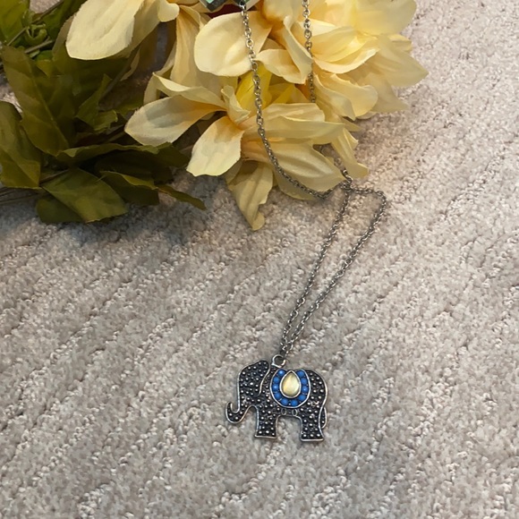 Decree Jewelry - 3 for $20💎 elephant necklace